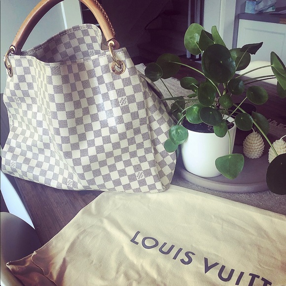 Louis Vuitton Handbags - Louis Vuitton Artsy